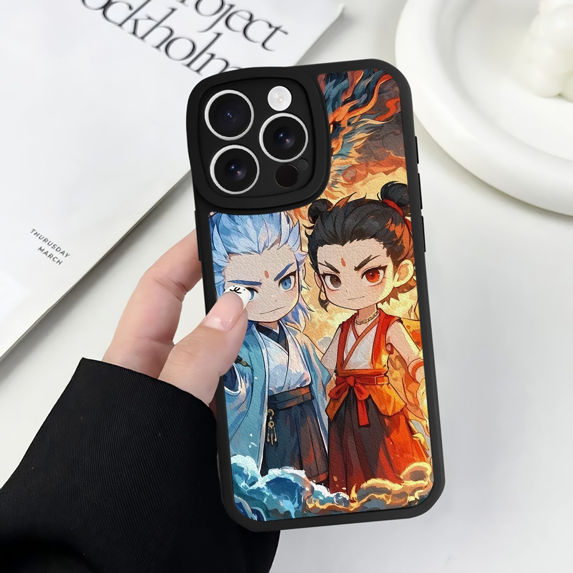 （画像用） Ne Zha 2 ナタ 魔童の大暴れ 【iPhone 16シリーズ対応】シリコンスマホケース（レザー調） 材質：シリコン